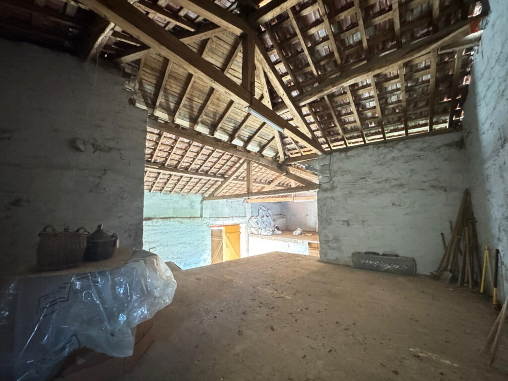 MARAT   Maison 3 chambres avec dépendances, jardin et terrai