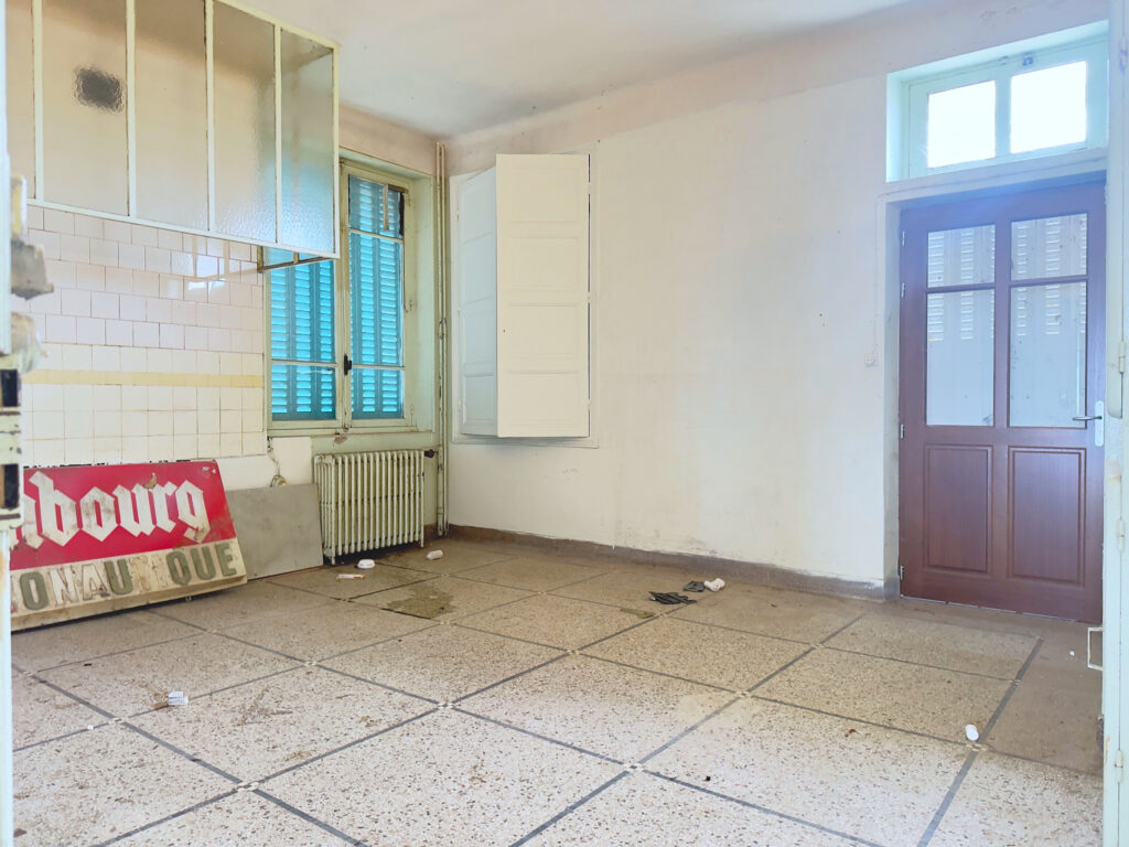 LEMPDES   ENSEMBLE IMMOBILIER À USAGE COMMERCIAL ET PROFESSI