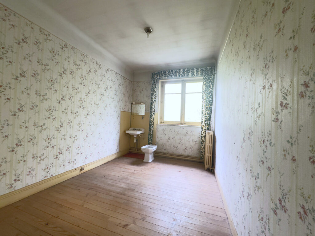 LEMPDES   ENSEMBLE IMMOBILIER À USAGE COMMERCIAL ET PROFESSI
