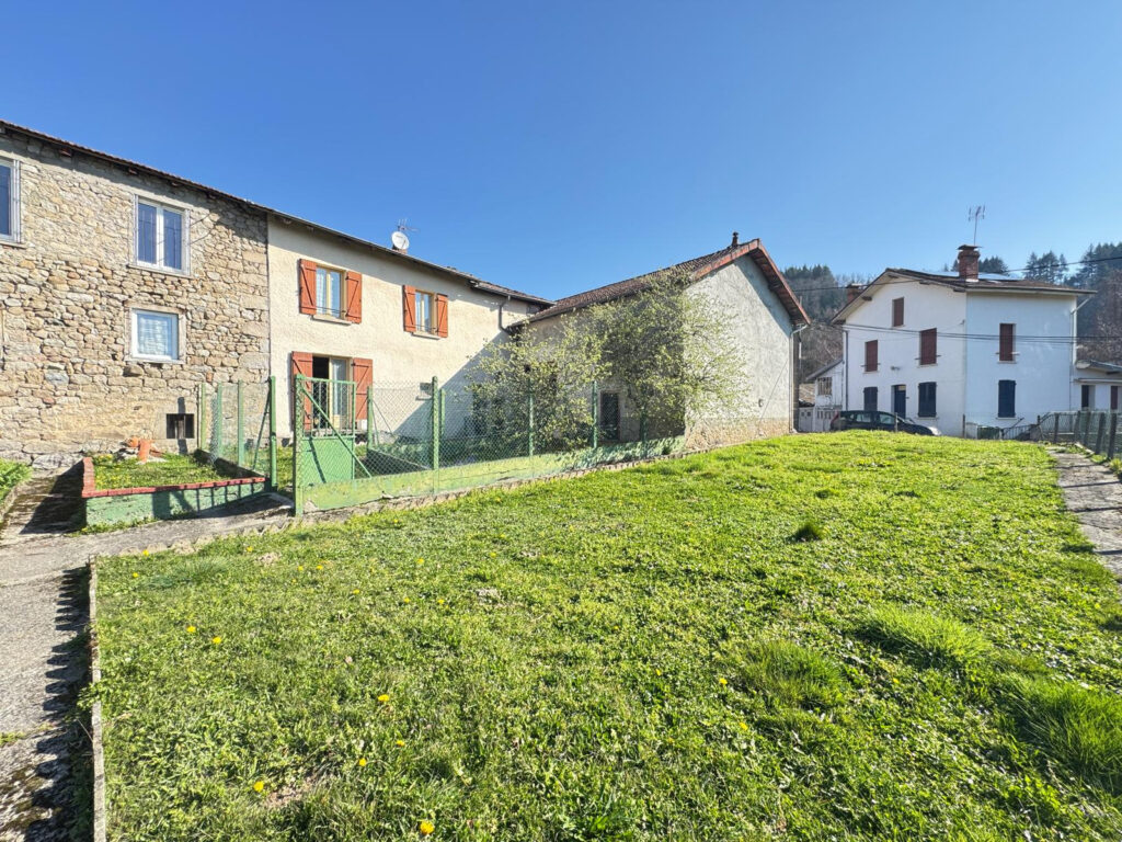 MARAT   Maison 3 chambres avec dépendances, jardin et terrai