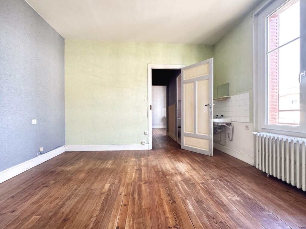 Maison individuelle avec garage, cave, dépendance