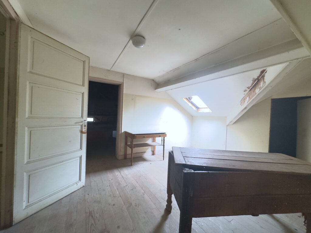 LEMPDES   ENSEMBLE IMMOBILIER À USAGE COMMERCIAL ET PROFESSI