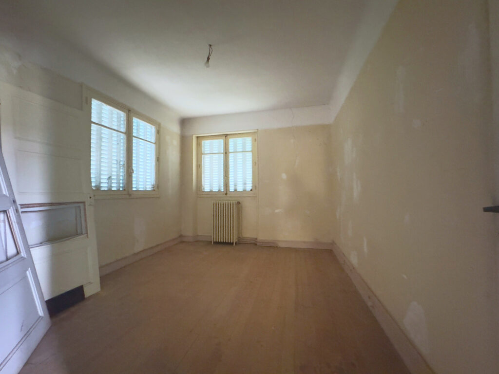 LEMPDES   ENSEMBLE IMMOBILIER À USAGE COMMERCIAL ET PROFESSI