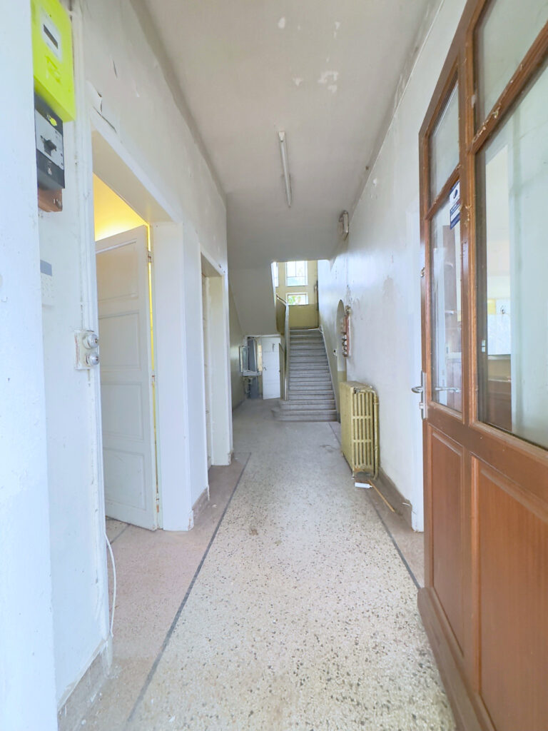 LEMPDES   ENSEMBLE IMMOBILIER À USAGE COMMERCIAL ET PROFESSI