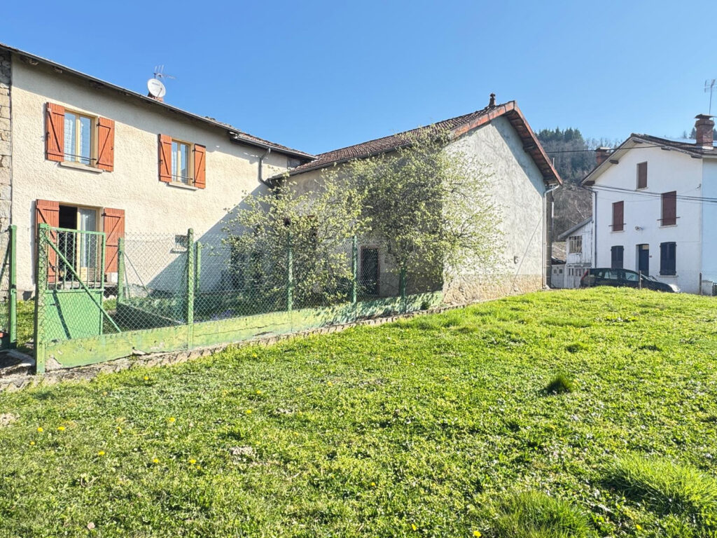 MARAT   Maison 3 chambres avec dépendances, jardin et terrai